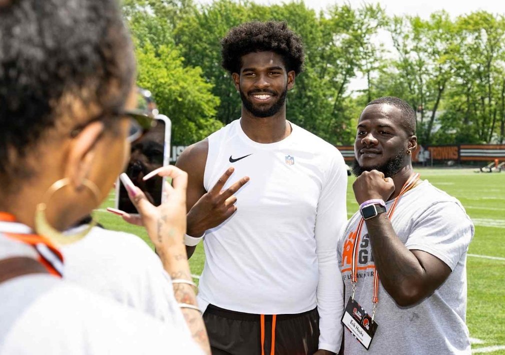 Hot take: 

Wrist up is going to be what we all thought the money sign would be in Cleveland. ⌚️