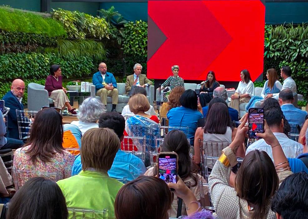 CulturaES_VE's tweet photo. Este próximo #7Jun se inaugura el #CaracasDesignWeek, que a lo largo de una semana ofrecerá diversas actividades centradas en el diseño por toda la ciudad, con el apoyo de la Embajada de España. https://t.co/tC9Ut6Abwp