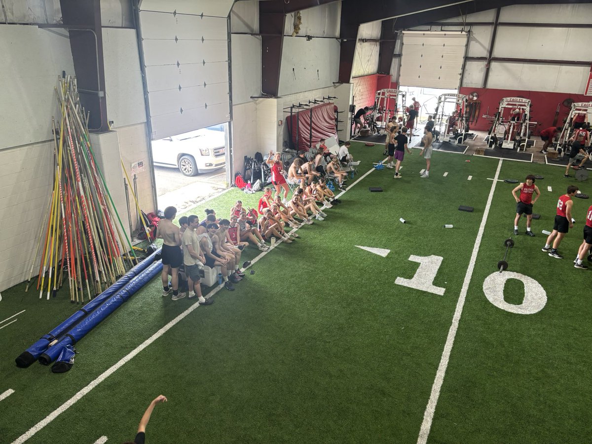 Growth today! Got people lined up waiting to get in! #everybodyeats