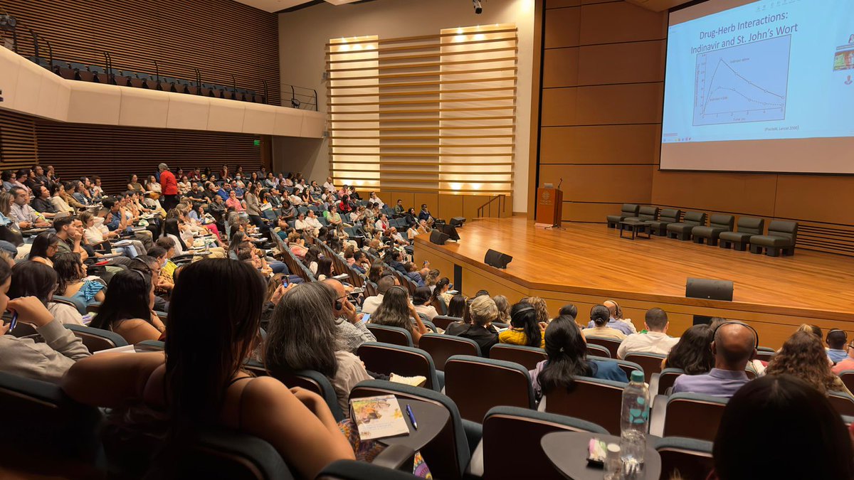 FVLCali's tweet photo. (1/2) #AEstaHora | Continuamos con la conferencia virtual 'El enfoque de la medicina integrativa: una mirada desde la evidencia', del Dr. Robert Saper, jefe del departamento de bienestar y medicina preventiva, de Cleveland Clinic.
#SimposioInternacional #MedicinaFuncional https://t.co/cSghaKKT4F