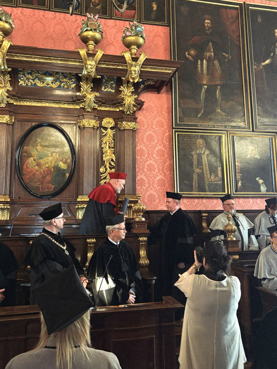 Today, I was officially awarded the habilitation degree. It took place in the historical aula of the Collegium Maius at Jagiellonian University.