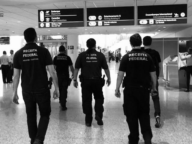 🚨URGENTE 

Interpol ACABA de INCLUIR Carla Zambelli na lista de difusão vermelha a pedido do ministro Alexandre de Moraes! 

A PISTOLEIRA SERÁ ENJAULADA!!!! 🚔🔥💪