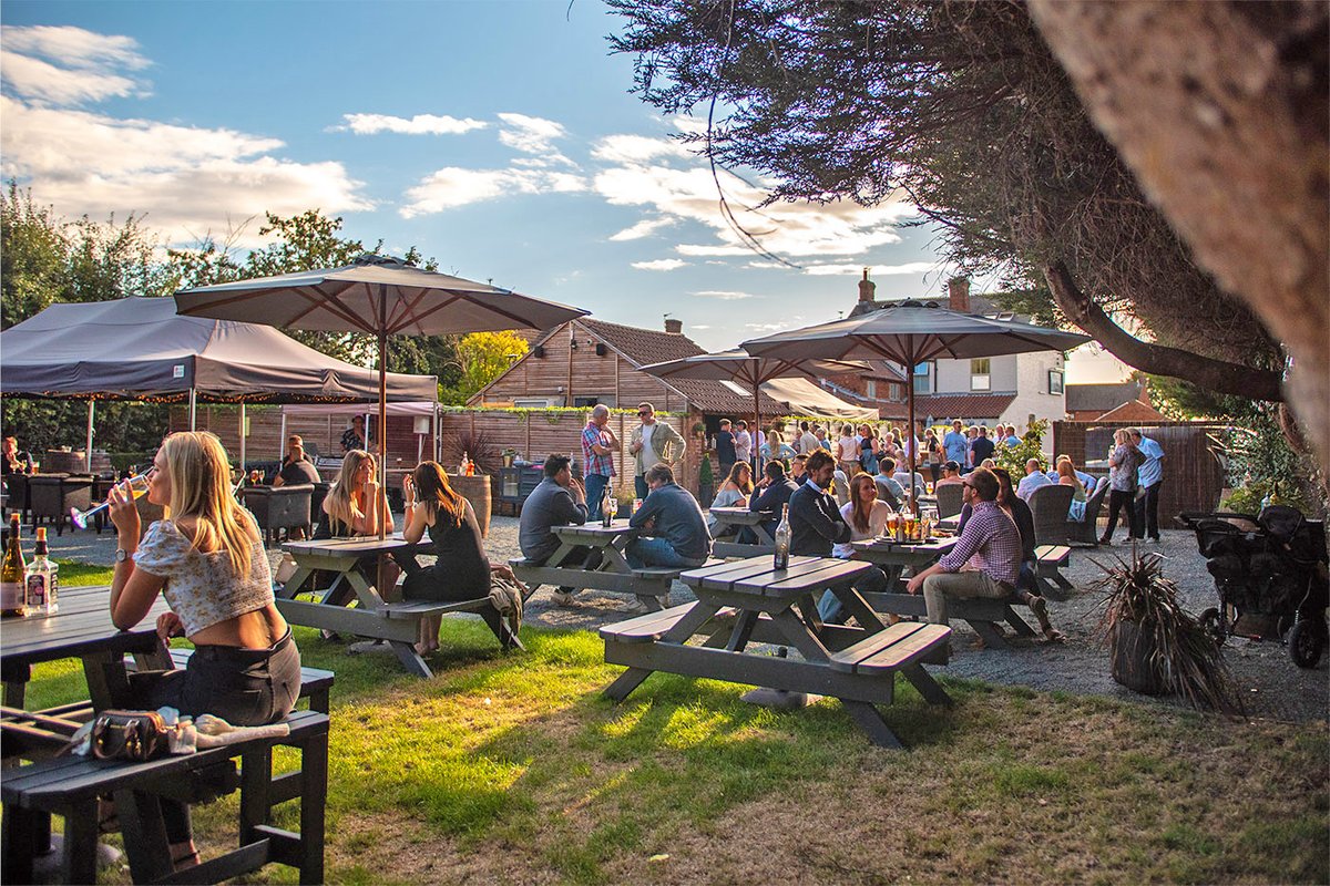 BottleGlassPub's tweet image. Our Fatherβs Day Menu is here!! π take a look: bit.ly/442bSbW
Make special memories this Fatherβs Day (Sunday 15th June) and treat Dad to great food, great beer & good vibes - you canβt really go wrong! ππΊ
Book your table now π΄ bit.ly/3ke9bgX