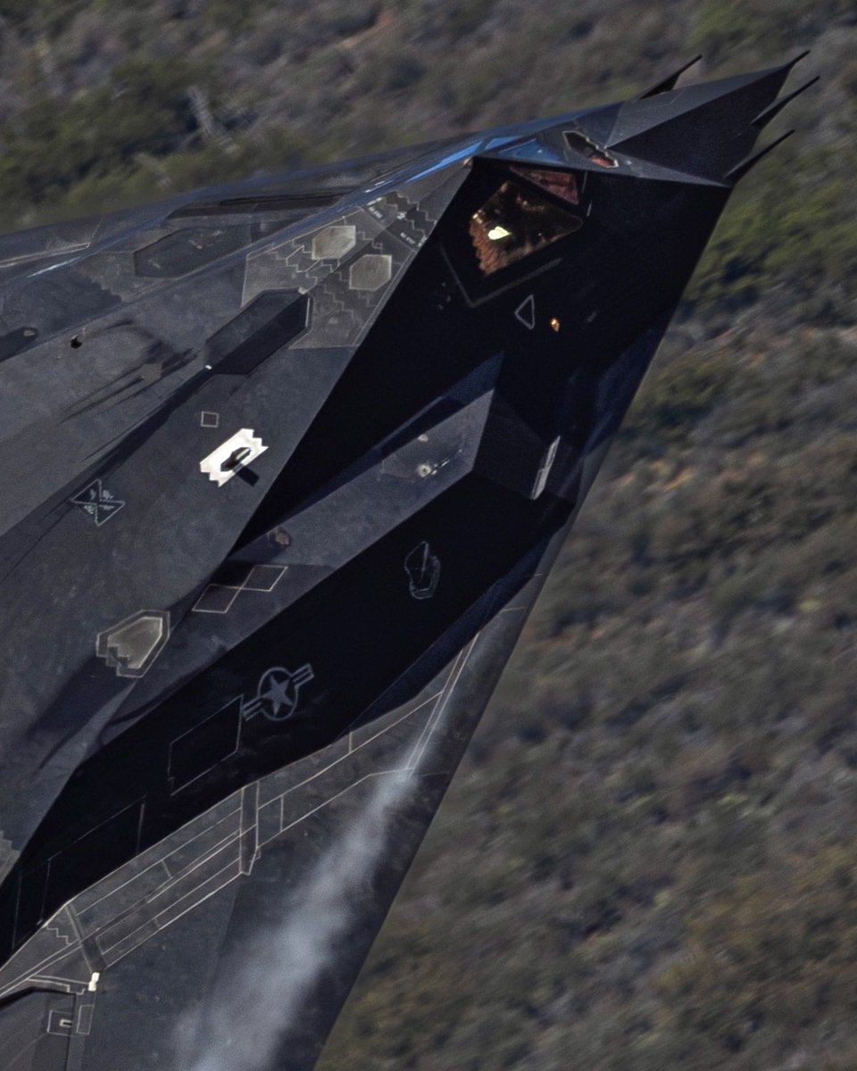 JarodMHamilton's tweet photo. F-117 vapor through the low level 💨 https://t.co/FTV4xqu3mp