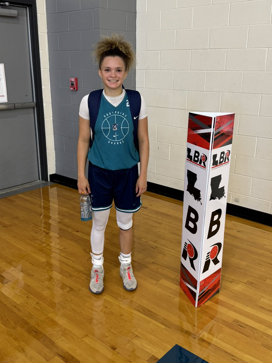 🏆 Grow Our Game

⛹️‍♀️ Urijah Carmouche
🏫 Southside high school
🎓 2026

📝 A quick guard who can shoot it from anywhere on the court. She Had 4 3’s in the first half and had a lot of intensity on defense. She used that to her advantage in being able to get a lot of deflections