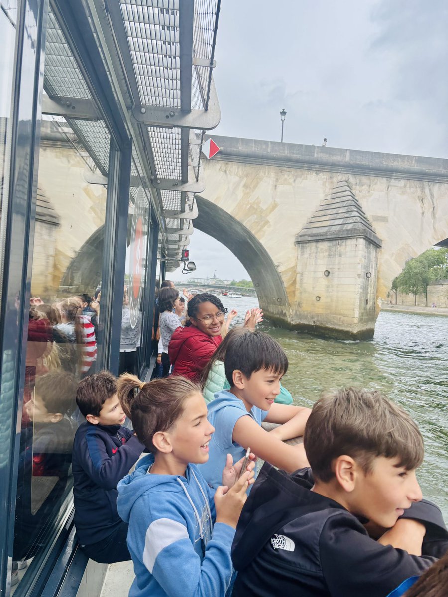 Véronique Pouzadoux (@veropouzadoux) on Twitter photo Merci <a href="/NicolasRay03/">Nicolas Ray</a> pour ton invitation et le temps consacré au conseil municipal enfants de #Gannat
Découverte de l Assemblée nationale. Merci à l <a href="/l_amf/">AMF | Association des maires de France</a> de nous avoir reçus! j ai pu expliquer le rôle de la maison de tous les maires <a href="/PresidentAmf/">Président de L’AMF</a> #engagement #jeunesse 🇫🇷 Merci <a href="/NicolasRay03/">Nicolas Ray</a> pour ton invitation et le temps consacré au conseil municipal enfants de #Gannat
Découverte de l Assemblée nationale. Merci à l <a href="/l_amf/">AMF | Association des maires de France</a> de nous avoir reçus! j ai pu expliquer le rôle de la maison de tous les maires <a href="/PresidentAmf/">Président de L’AMF</a> #engagement #jeunesse 🇫🇷