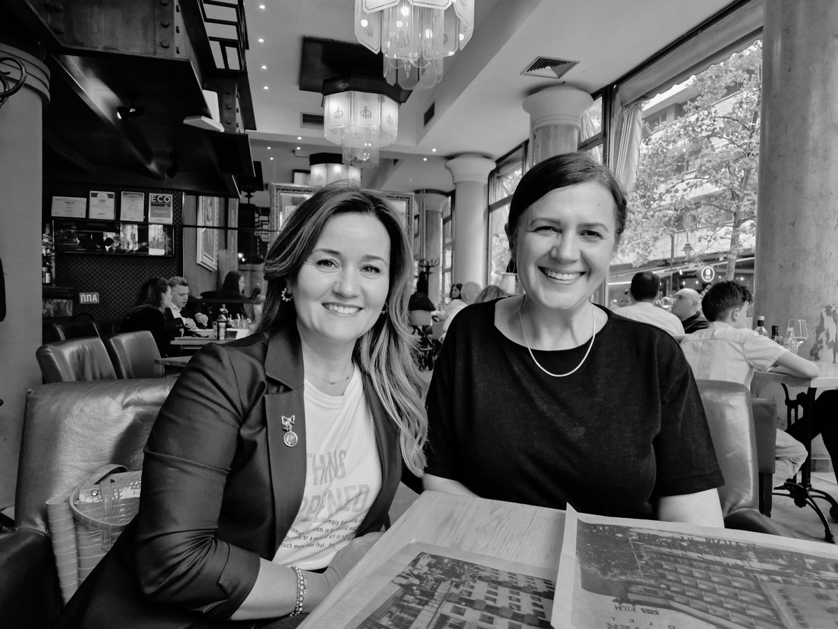 Bilge ile ilk kahvemiz...🤎

Photo by @aynurmutluturkunver 

#üsküp #pelister #friends #friendship #bilgeemin