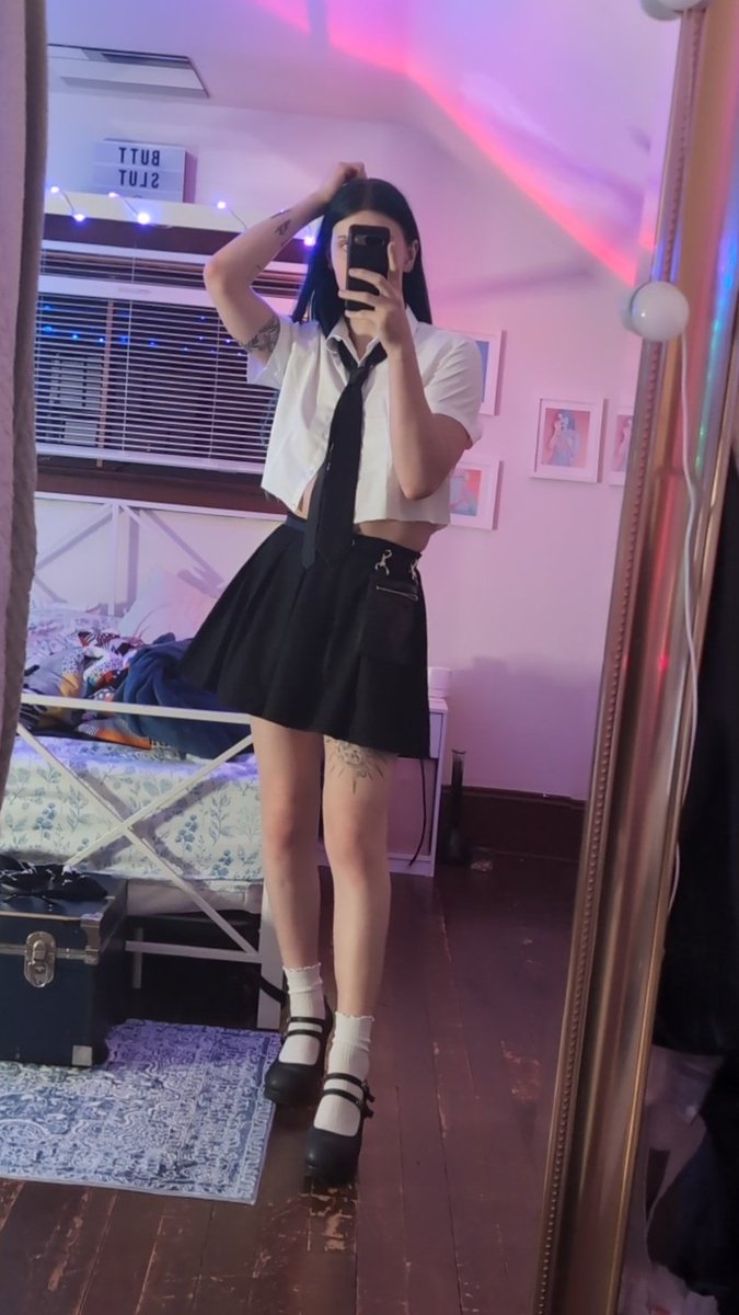 What do you think of my outfit? :)