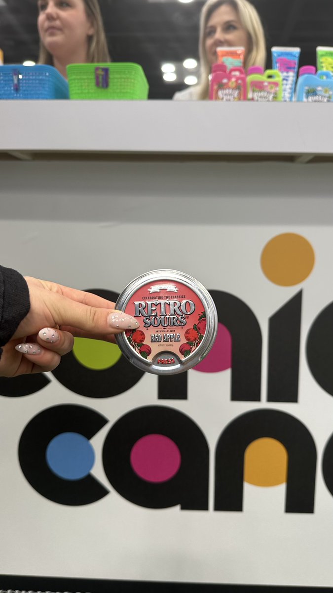CandyFunhouseHQ's tweet photo. not to be dramatic but these retro sours just unlocked core memories π¬β¨
which flavor are you reaching for first? π
#nostalgia #retrocandy #sourcandy https://t.co/Dn1w8de9rz