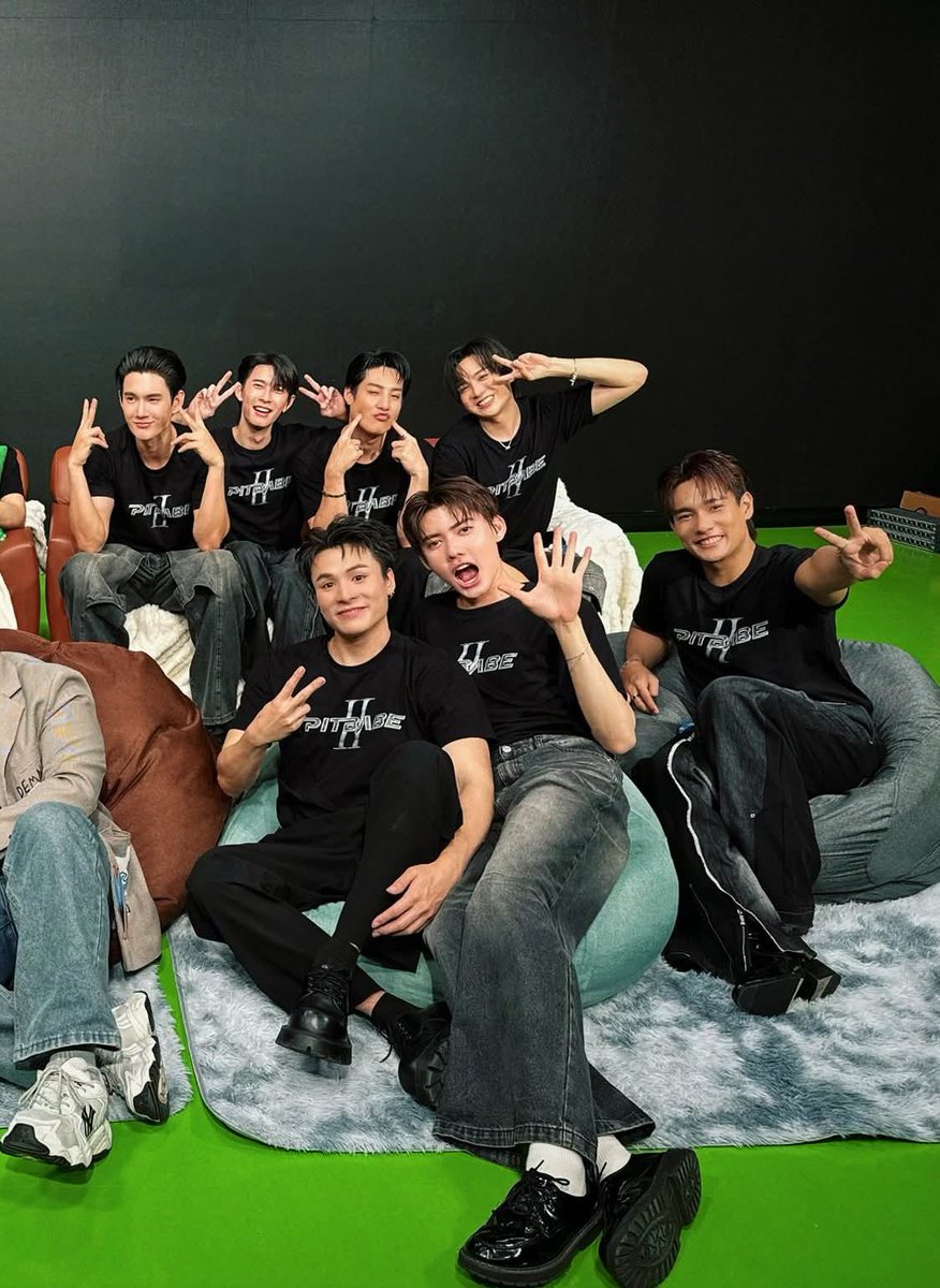 SP09_DE09's tweet photo. รอเลยครับ...สัมภาษณ์อะไรหน๋า~~~
อยากดูแล้วคงรับ
พี่สายลับกับน้องภณแข่งกัน แบ๋วหรือเปล่านี้
#SailubPon #สายลับภณ
#SpySailub #PonThanapon #PitBabe2EP2
@spy_hemmawich @T_Aiemkumchai https://t.co/64uaHtqCxM
