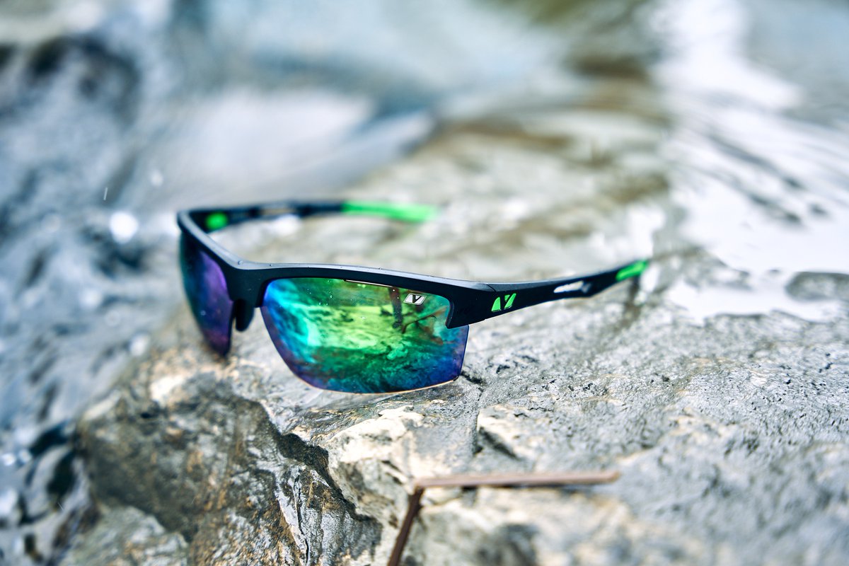 Built to wrap. Made to move. ⚡

Stonebridge Acid Green — a bold fusion of style and performance. With a sleek wraparound frame and Polarized lens tech, these sunglasses cut glare, amplify clarity, and lock in comfort for wherever the day takes you.

l8r.it/4nwa