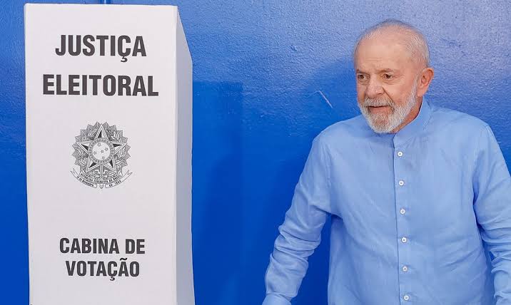 Pesquisa? Prefiro essa: digite nos comentários em quem você votará para Presidente em 2026... eu voto LULA 13!!!