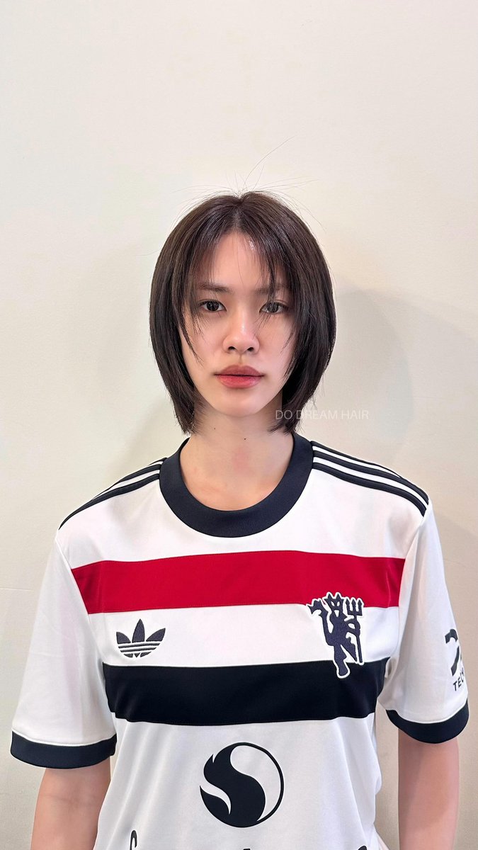 คนที่บอกว่าตัวเองไม่ค่อยอาบน้ำ

#emiamily