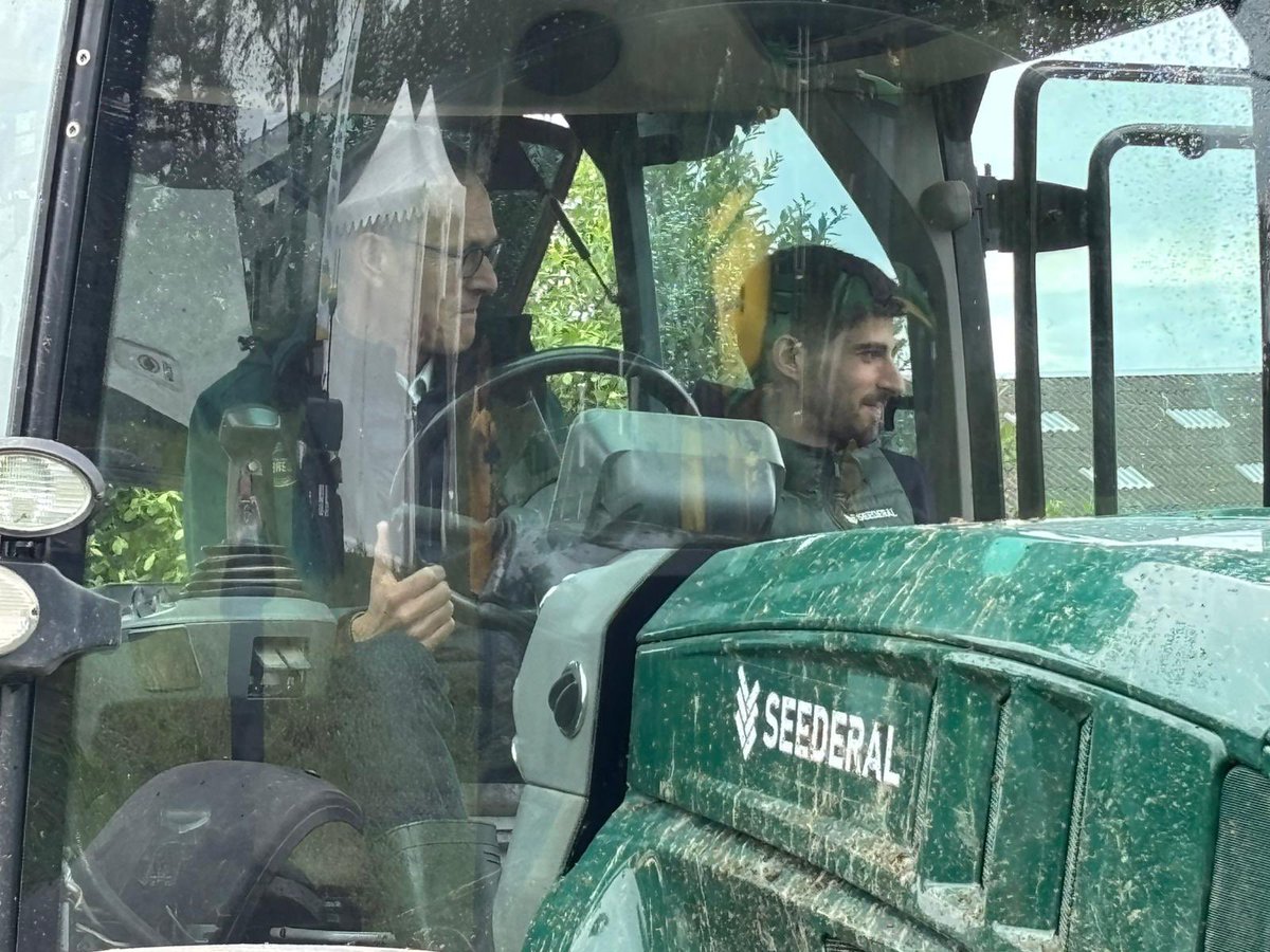 benoitlucas3's tweet photo. Nouvelle édition du Customer Agricultural Show sur le site de la SICA à Saint-Pol-de-Léon.
L’avenir de l’agriculture passe par l’usage de la technologie au service de pratiques agronomiques encore plus vertueuses, et d’une meilleure qualité de vie au travail.
@VillageCABrest https://t.co/hOgihhTfGv