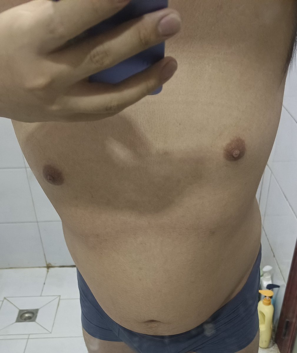 Mo_Rui_D_A's tweet photo. A big belly after dinner #bellyinflation #malebellyinflation #mpregbelly #bellyexpancion #inflatedbelly https://t.co/CPHnYi1Y7E
