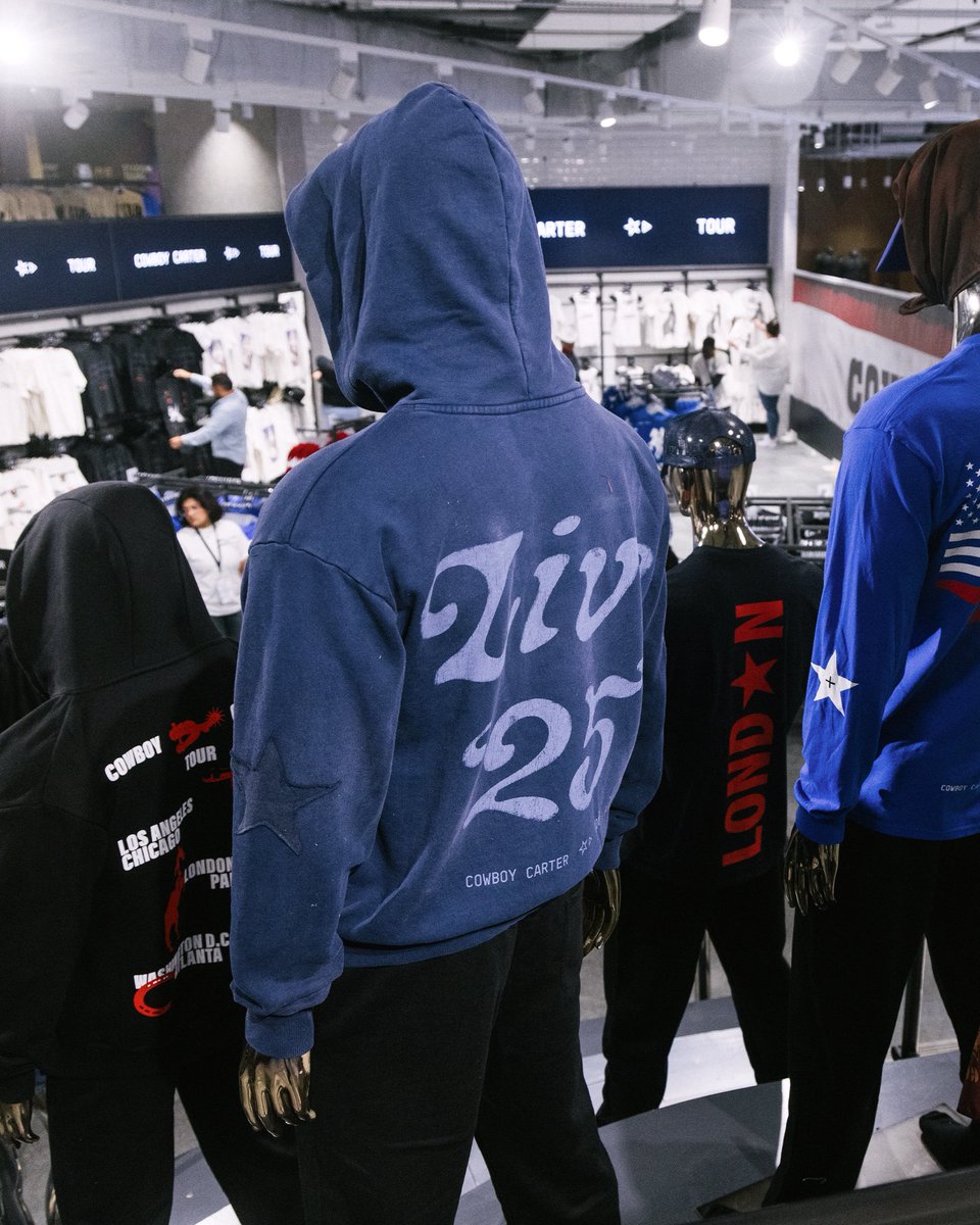 LONDON—We’re live. 🤠
The COWBOY CARTER TOUR merch pop-up is officially open. Swing by for exclusive pieces before the show.

SPURS SHOP
High Rd, London N17 0AP
No ticket required

JUNE 5–16
Mon, Wed, Thurs, Fri: 9:30AM–5:30PM
Tues, Sat, Mon (June 16): 12PM–Close
Sun: 11AM–5PM