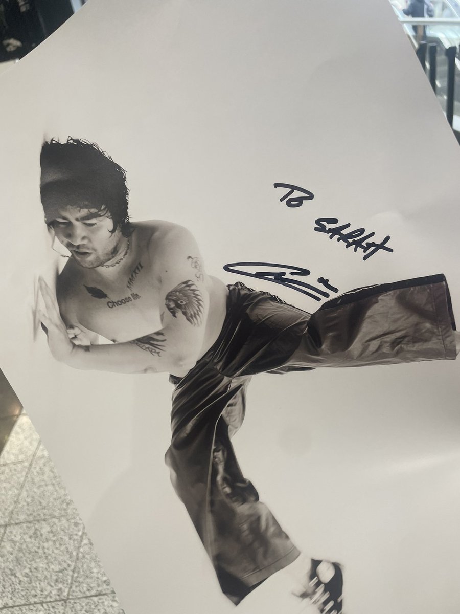 sarah ★ tweet media