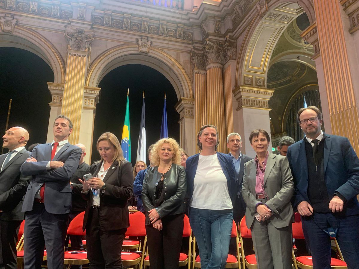 Fierté d’accueillir aujourd’hui à l’Hôtel de Ville de Paris le président brésilien Lula.

Symbole de la gauche populaire latino-américaine, ouvrier devenu chef d’État, il incarne la persévérance des luttes émancipatrices.

La victoire de l’extrême droite n’est jamais inéluctable.