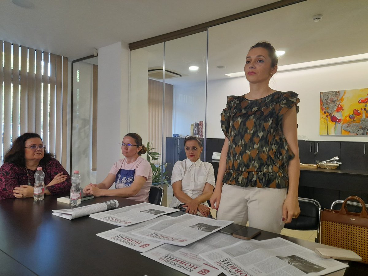 📚 U prostorijama Saveza Srba Rumunije održano književno veče u prisustvu clanova Udruzenja knjizevnika Srbije, clanova Srpskog knjizevnog drustva i srpskih pisaca iz Temisvara.
Generalni konzul🇷🇸 I. Jaksic Matović uputila pozdrav prisutnima, istakavši značaj kulturne saradnje i