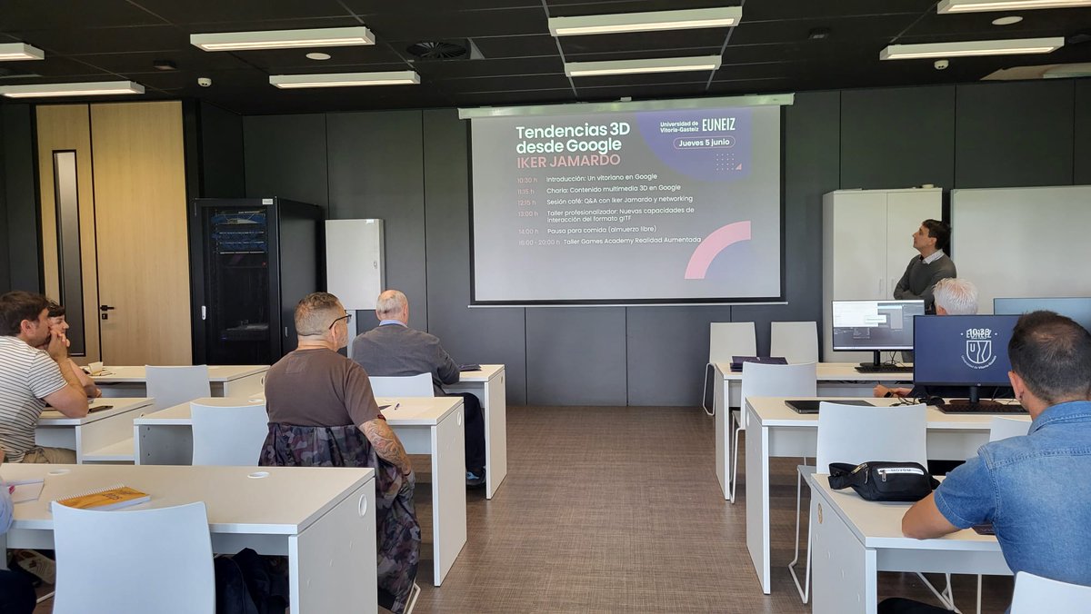 💻🥽 De Vitoria a Sillicon Valley. Desde los inicios de su recorrido profesional hasta su actual trabajo en #Google. El ingeniero Iker Jamardo Zugaza ha ofrecido hoy una interesante charla en la que ha repasado la evolución de las herramientas digitales de las últimas décadas