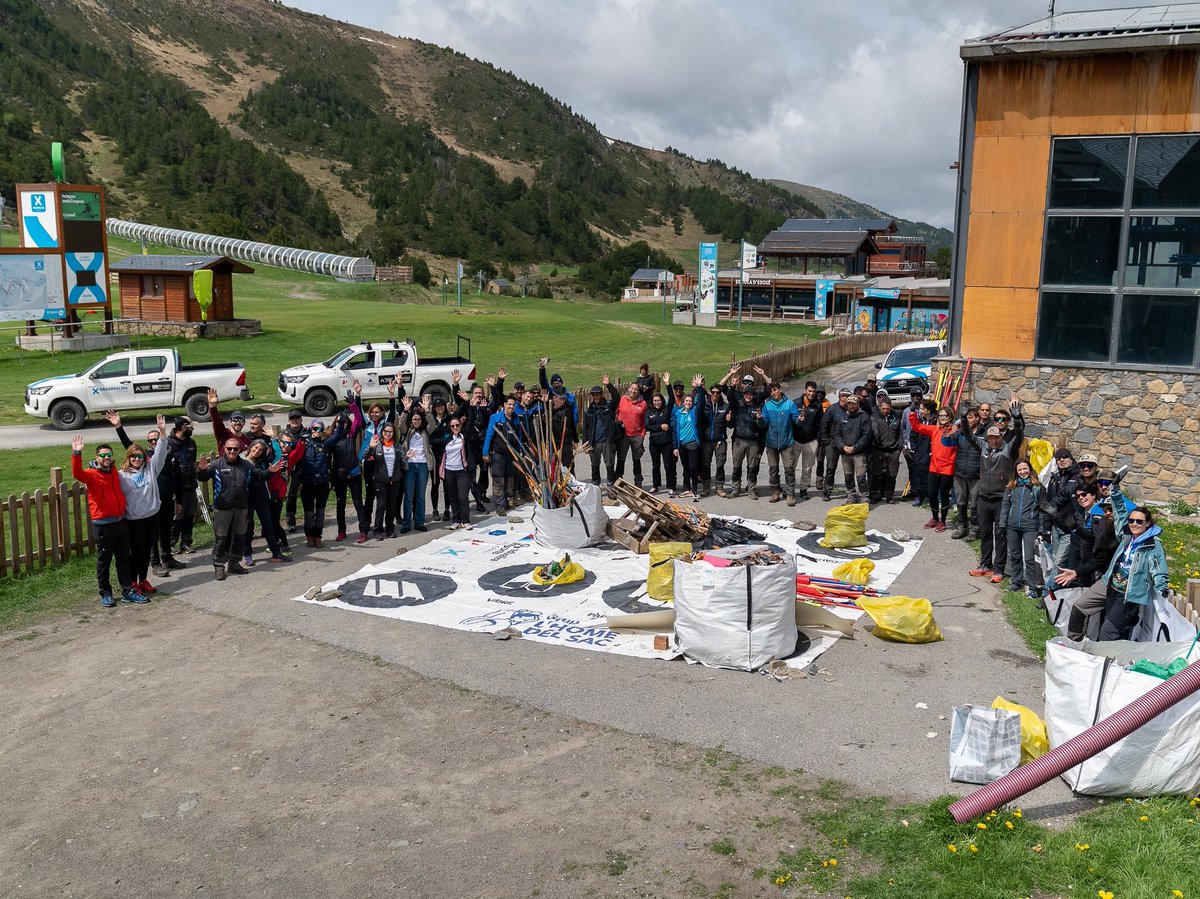 grandvalira's tweet photo. Jornada Muntanyes Netes 2025 🌍
+250 persones, 1.291 kg de residus i un sol objectiu: cuidar el que estimem.
Gràcies a tothom que ho ha fet possible.
Junts fem que la muntanya sigui infinita. ⛰️♻️ #muntanyesnetes https://t.co/3lBqGq2h1F