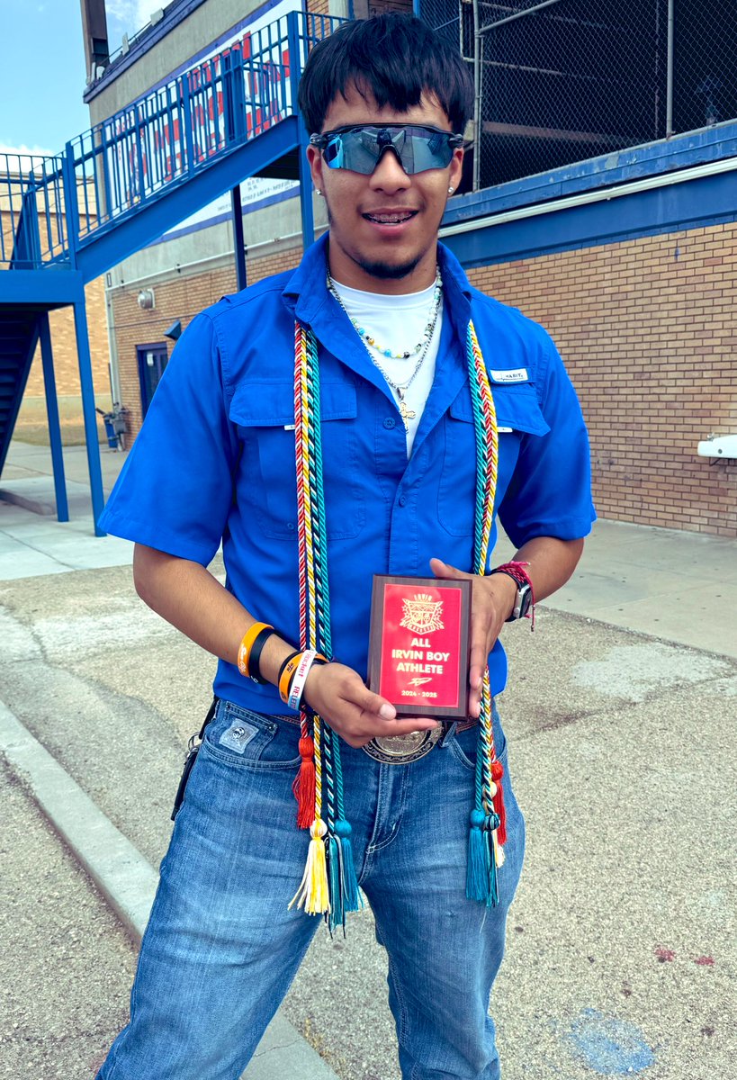 IrvinRocketftbl's tweet image. ☑️ All -District
☑️ All -City
☑️ All -Irvin Male Athlete
Certified Baller. 🫡