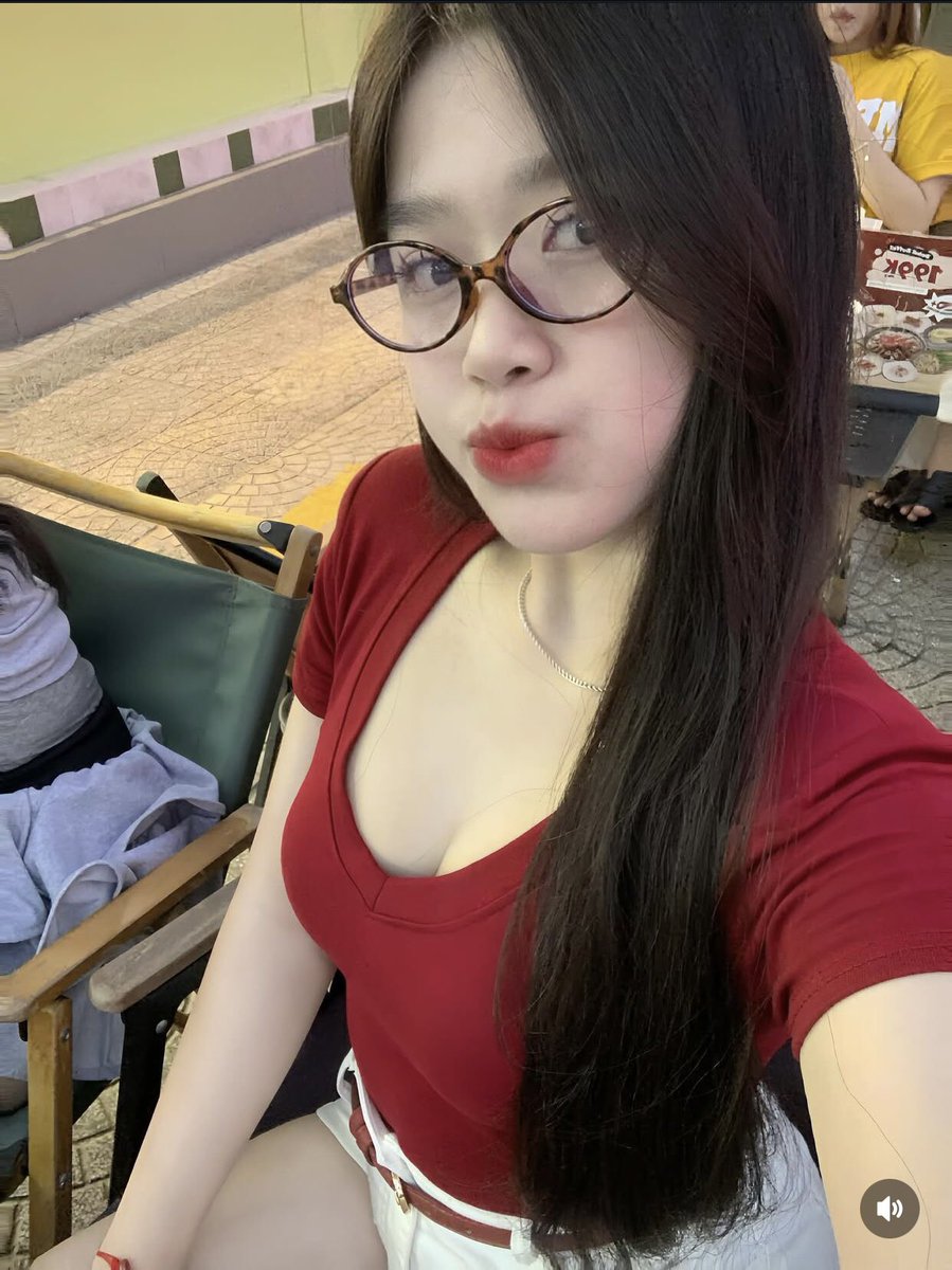 Quỳnh Như tweet media