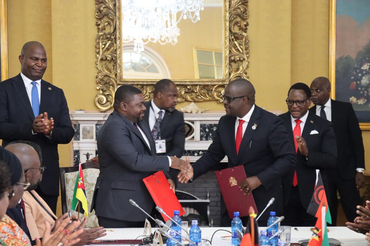 Moçambique e Malawi Assinam Protocolo para Implementação Piloto de Postos de Fronteira de Paragem Única 

#IntegraçãoRegional #FacilitaçãoDoComércio #MoçambiqueMalawi #DesenvolvimentoFronteiriço