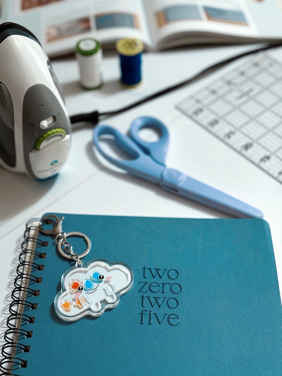 thecloudproj's tweet image. Even in the storm, brighter skies can break through 💙. The Shake a Cloud Keychain is here filled with suns, stars, and raindrops ☁️✨. A pocket-sized reminder of hope and comfort. Shop now → the-cloud-project.com 
#CuteKeychains #SupportSurvivors #MissionDrivenBrand