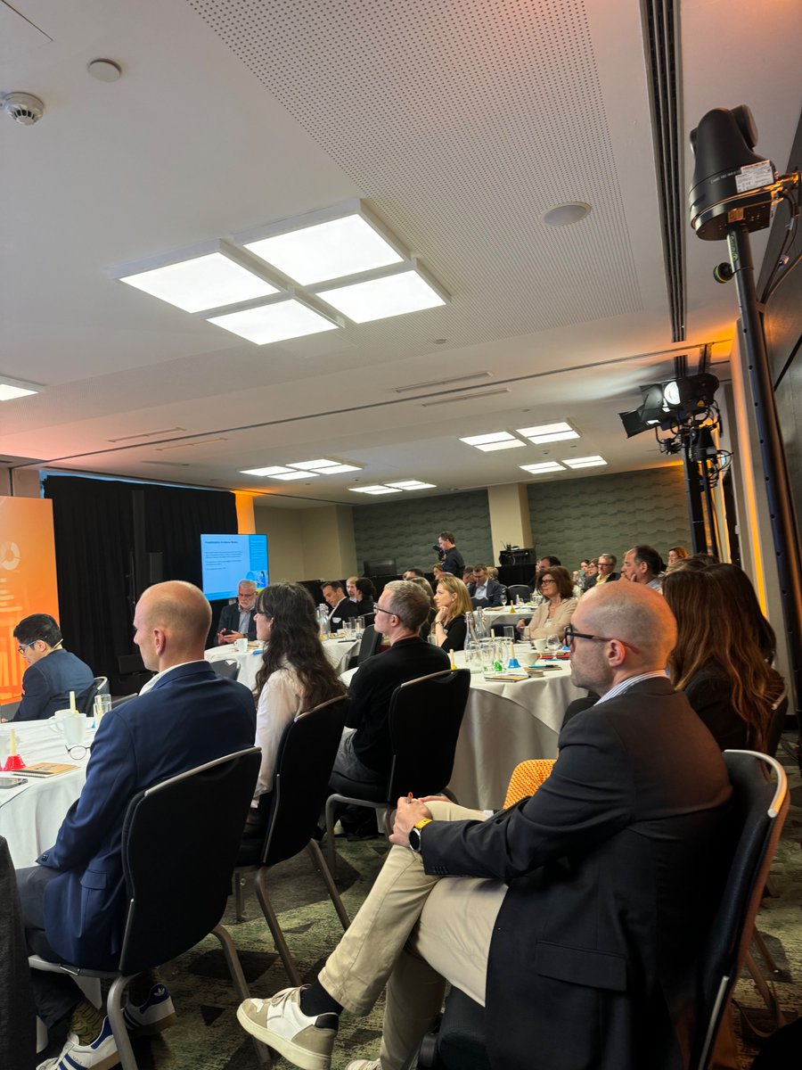 sagarnigs's tweet image. Honored to participate in the Renal Research Institute (RRI) symposium Kidney Intelligence: Bridging AI, Mathematics, and Medicine in Vienna, Austria. It brought clinicians, data scientists, mathematicians, and patients together. @MGBKidneys