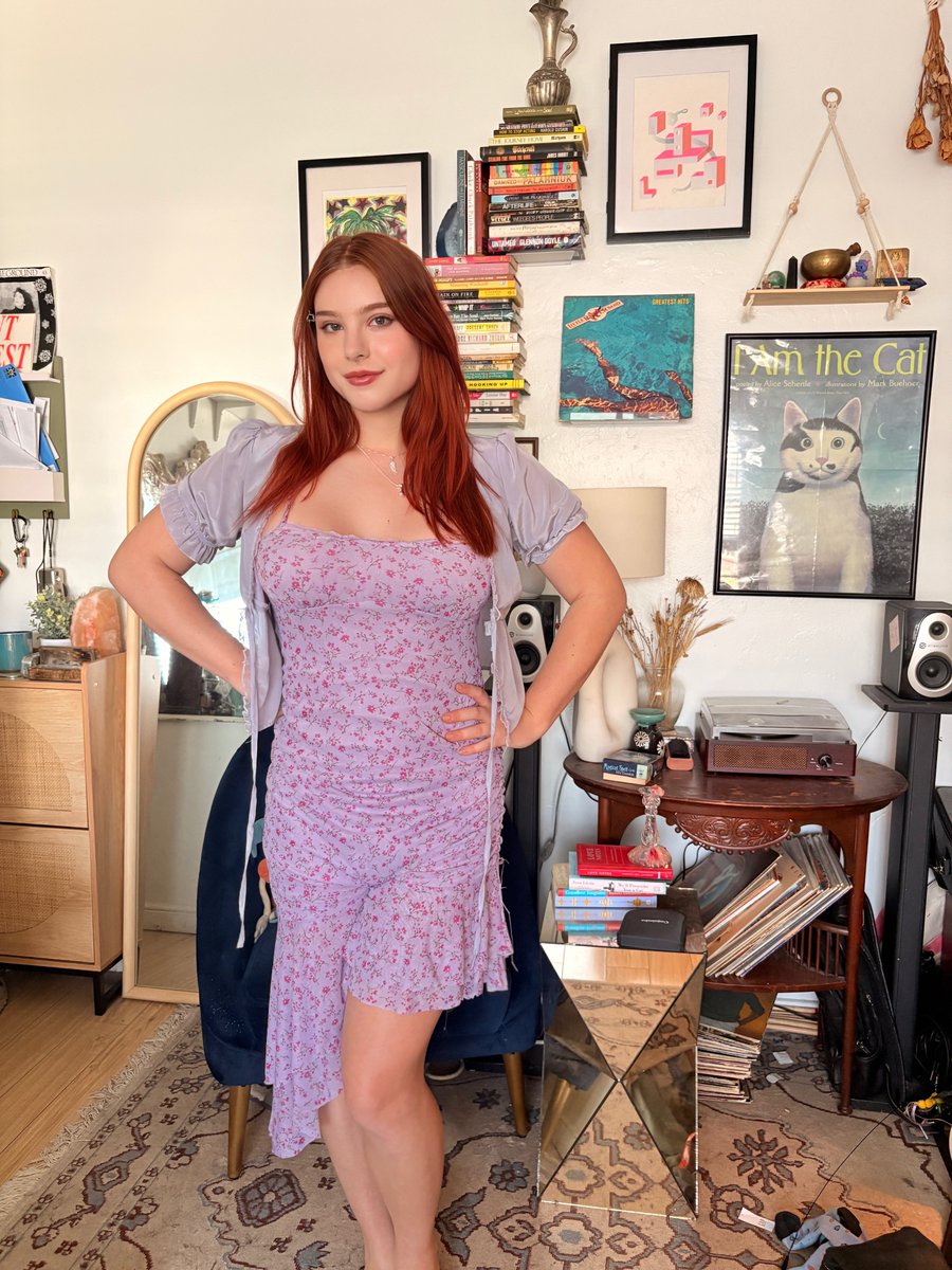 Say 'yes please' if you'd accept cute pics from a trans girl like me