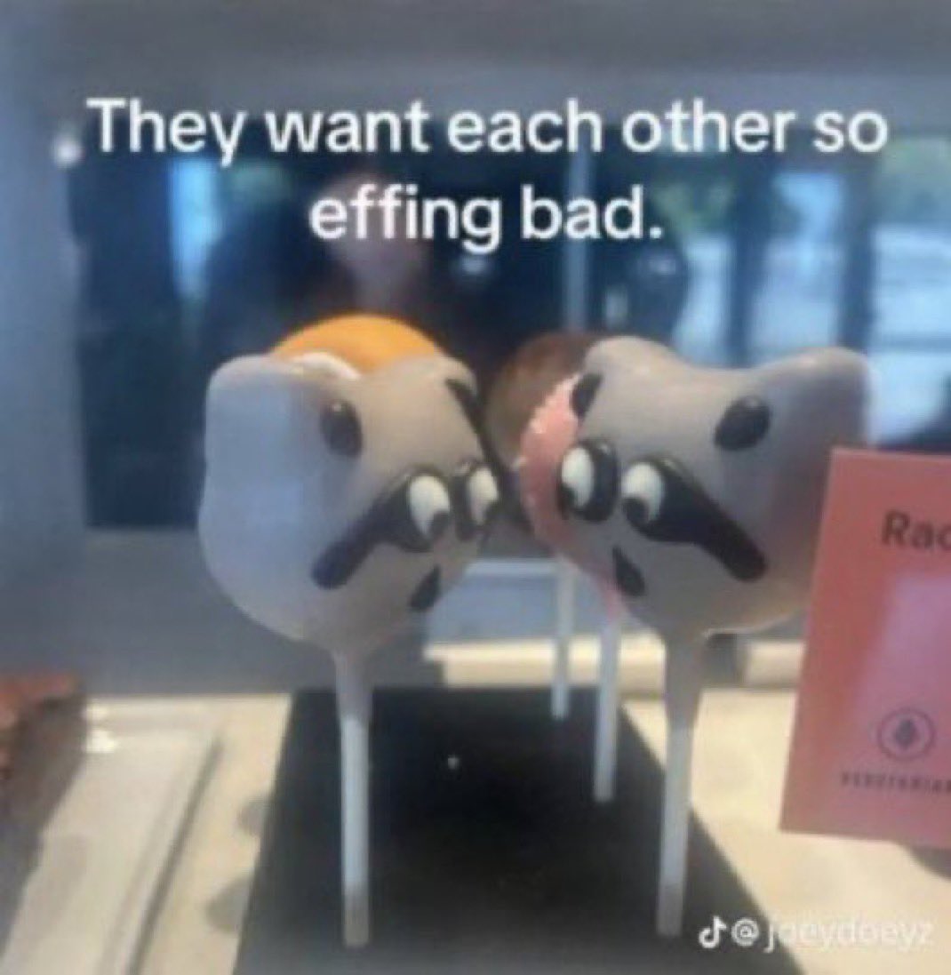 emily 🫥 (@dykeslayage) on Twitter photo 