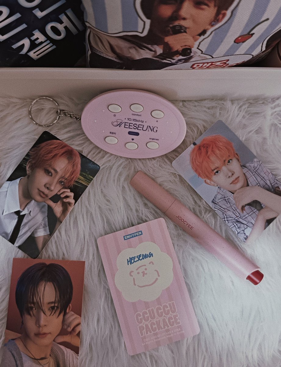 ilyheevanlee's tweet photo. જ⁀➴ #fromheeart ━ ✩・*。

Hello! @heearties my joocyee lippy arrived already! 🥹 aaaaa the shade is so pretty!!! thank you so much for this! I hope your kindness comes back to you threefold <33 https://t.co/63vfzKkL4w