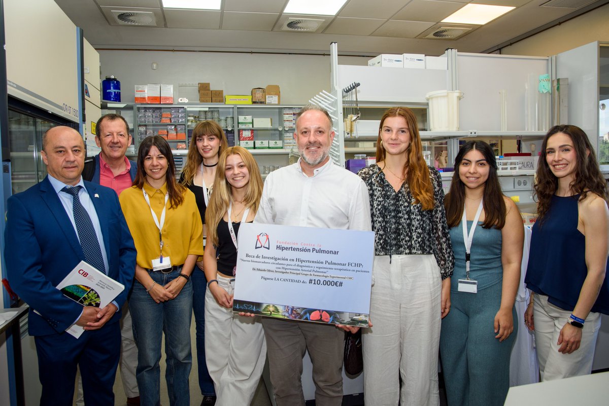Fundación contra la Hipertensión Pulmonar (@fundacionhp) on Twitter photo La Fundación contra la Hipertensión Pulmonar entrega la Beca de Investigación 2024 al Dr. Eduardo Oliver (<a href="/CIB_CSIC/">CIB Margarita Salas (CSIC)</a> ) por su proyecto sobre nuevos biomarcadores para el diagnóstico y seguimiento de la #HipertensiónPulmonar.
💙 Ciencia al servicio de los pacientes.
#Investigación La Fundación contra la Hipertensión Pulmonar entrega la Beca de Investigación 2024 al Dr. Eduardo Oliver (<a href="/CIB_CSIC/">CIB Margarita Salas (CSIC)</a> ) por su proyecto sobre nuevos biomarcadores para el diagnóstico y seguimiento de la #HipertensiónPulmonar.
💙 Ciencia al servicio de los pacientes.
#Investigación