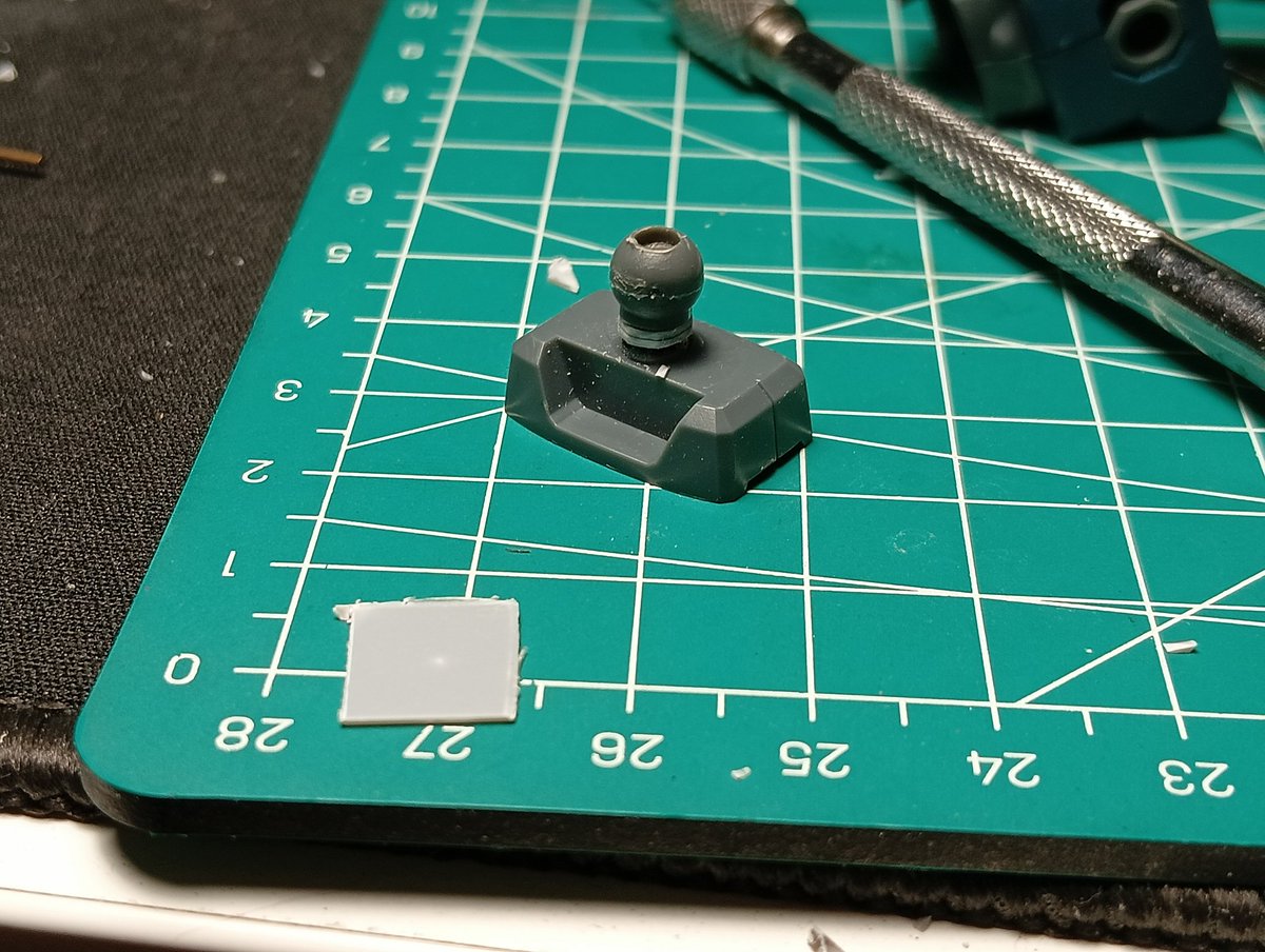 DeptlessTable's tweet image. Late night building