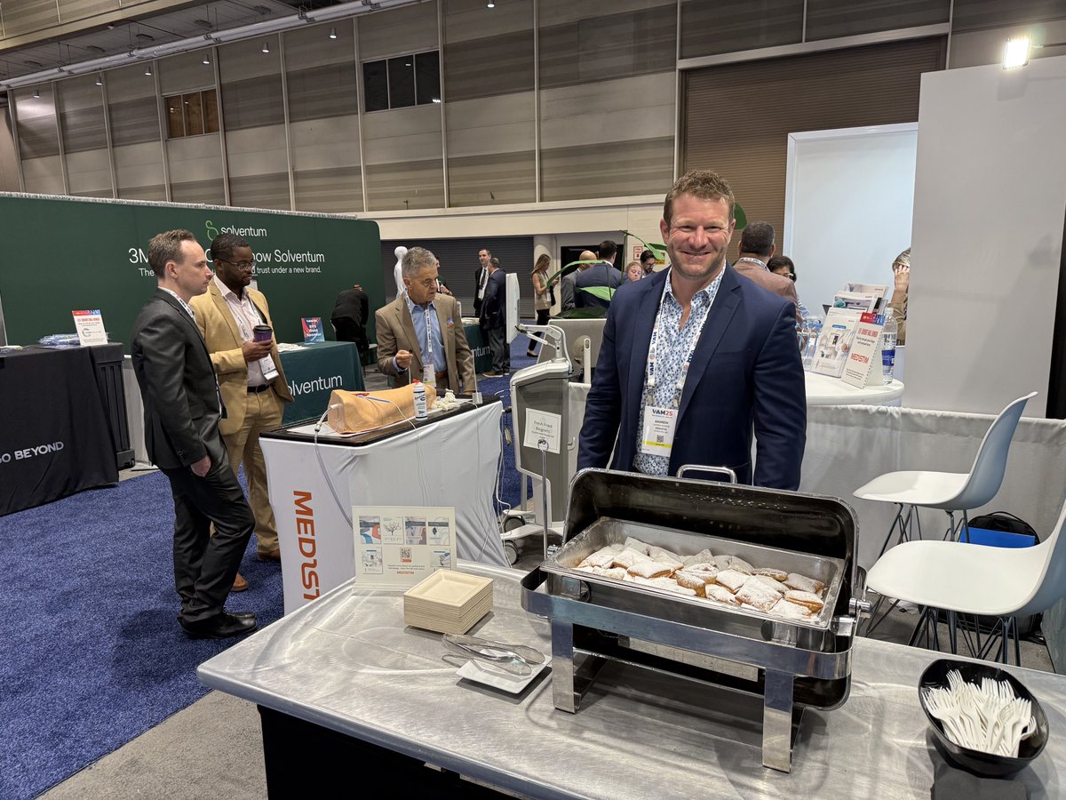 Medistim's tweet image. Hands-on learning. Fresh beignets. Instant feedback. 🙌 Only at Medistim, Booth #324 at #VAM25 #VAM2025 @VascularSVS #TTFM #PATENTStudy #HFUS #vascsurg