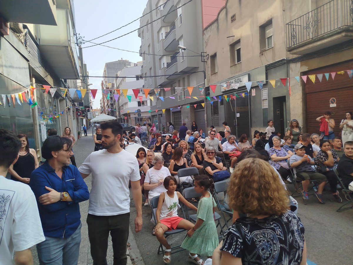 Queralt Vila (@queraltvilav) on Twitter photo Festa de final de curs del <a href="/CfaGirona/">CFA Girona</a> celebrant que un any més l'educació ens ofereix oportunitats al llarg de tota la vida 🤩🙌 Festa de final de curs del <a href="/CfaGirona/">CFA Girona</a> celebrant que un any més l'educació ens ofereix oportunitats al llarg de tota la vida 🤩🙌