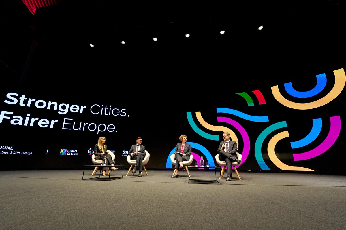 Durante a Conferência Anual da Eurocities, o presidente da Câmara, Ricardo Rio, defendeu mais poder e financiamento para as cidades.

O evento é uma oportunidade para reforçar o papel das cidades nas políticas da União Europeia.

#Eurocities2025 #EurocitiesBraga2025