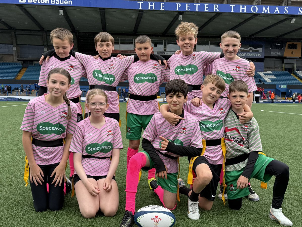 TreorchyPrimary's tweet image. My superstars did us proud today. Cardiff Blues Tag Rugby tournament. 4 wins and 1 draw. Weโll take that. Da Iawn girls and boys. @Cardiff_Rugby @SportRCT @sportwales @TreorchyComp