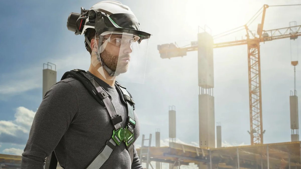 Take a look at this report by <a href="/MSAsafety/">MSA</a> to explore common workplace safety challenges and the latest cutting-edge innovations in PPE.
Download your free copy here hsei.wavecast.io/a-fresh-look-a… #ad #partnercontent