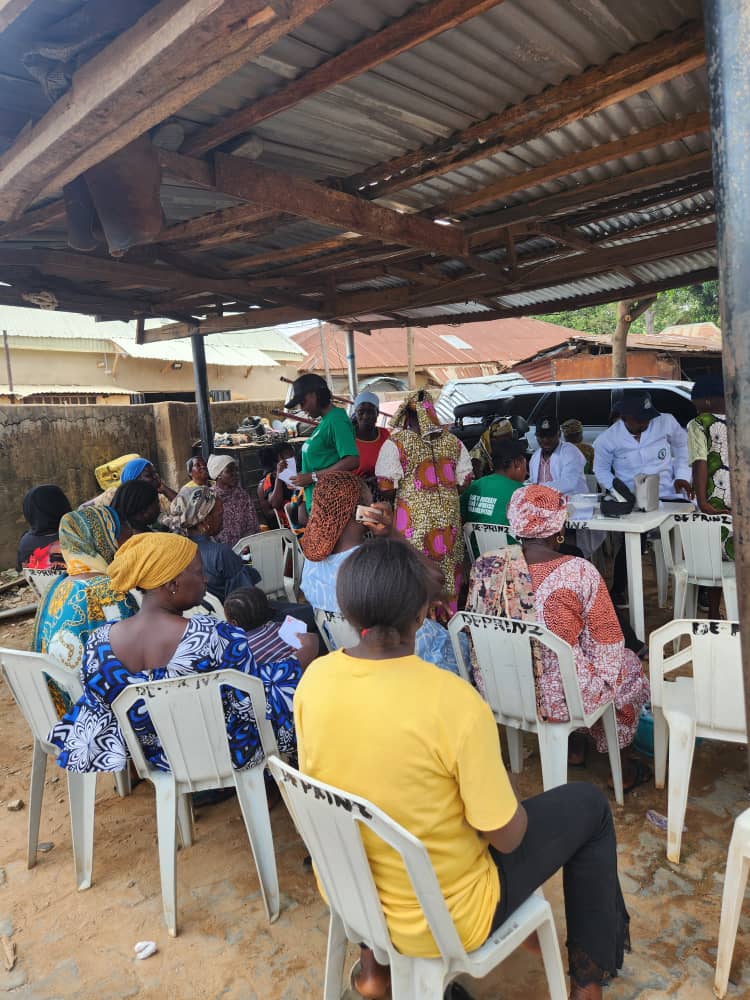 LabzyUsuff's tweet image. The Dende Foundation, led by Chairman Alhaji Dende Egungbohun and Coordinator Chief Mrs. Omolara Egungbohun, is promoting kindness, generosity, and community well-being during Eid-al-Adha through their &quot;Eid Beyond Sacrifice&quot; initiative, focusing on sharing food, health, and love.