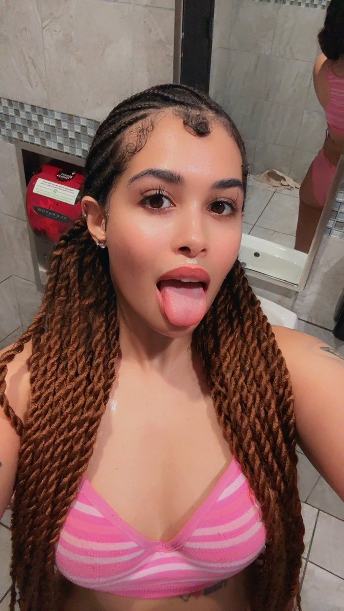 ModelxBroad's tweet image. onlyfans.com/model_broad

Subscribe if you wanna see me catch it w/ my tongue daddyyy 😉👅💦

#onlyfans #onlyfanspromo #onlyfansgirls #onlyfanleak #contentcreator #onlyfanspage #onlyfansmodel #onlyfansvideos #fetishfriendly #cuminmouth #cumshot #eater #chudai #sellingtcontent #tap