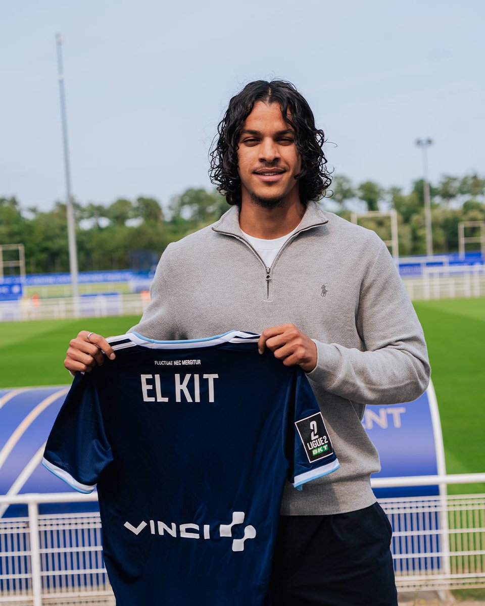 ParisFC's tweet photo. ✍️💙 𝐋𝐞 𝐏𝐚𝐫𝐢𝐬 𝐅𝐂 𝐞𝐬𝐭 𝐟𝐢𝐞𝐫 𝐝’𝐚𝐧𝐧𝐨𝐧𝐜𝐞𝐫 𝐥𝐚 𝐬𝐢𝐠𝐧𝐚𝐭𝐮𝐫𝐞 𝐝𝐞 𝐪𝐮𝐚𝐭𝐫𝐞 𝐣𝐞𝐮𝐧𝐞𝐬 𝐣𝐨𝐮𝐞𝐮𝐫𝐬 𝐢𝐬𝐬𝐮𝐬 𝐝𝐞 𝐬𝐚 𝐟𝐨𝐫𝐦𝐚𝐭𝐢𝐨𝐧 ! 

🔹 Aymerick Bering (2005) - Milieu de terrain
🔹 Kamil El Kit (2004) - Milieu de terrain
🔹 Anis Fatahine (2005) - Défenseur
🔹 Zakarya Khaldi (2005) - Attaquant

💪 Cette étape marque un tournant dans leur parcours et confirme l’engagement du Paris FC pour la formation et le développement de nos jeunes talents. 

Aymerick, Kamil, Anis et Zakarya, 𝐁𝐢𝐞𝐧𝐯𝐞𝐧𝐮𝐞 ! 👊

🔵⚪️ #CertifiéParis