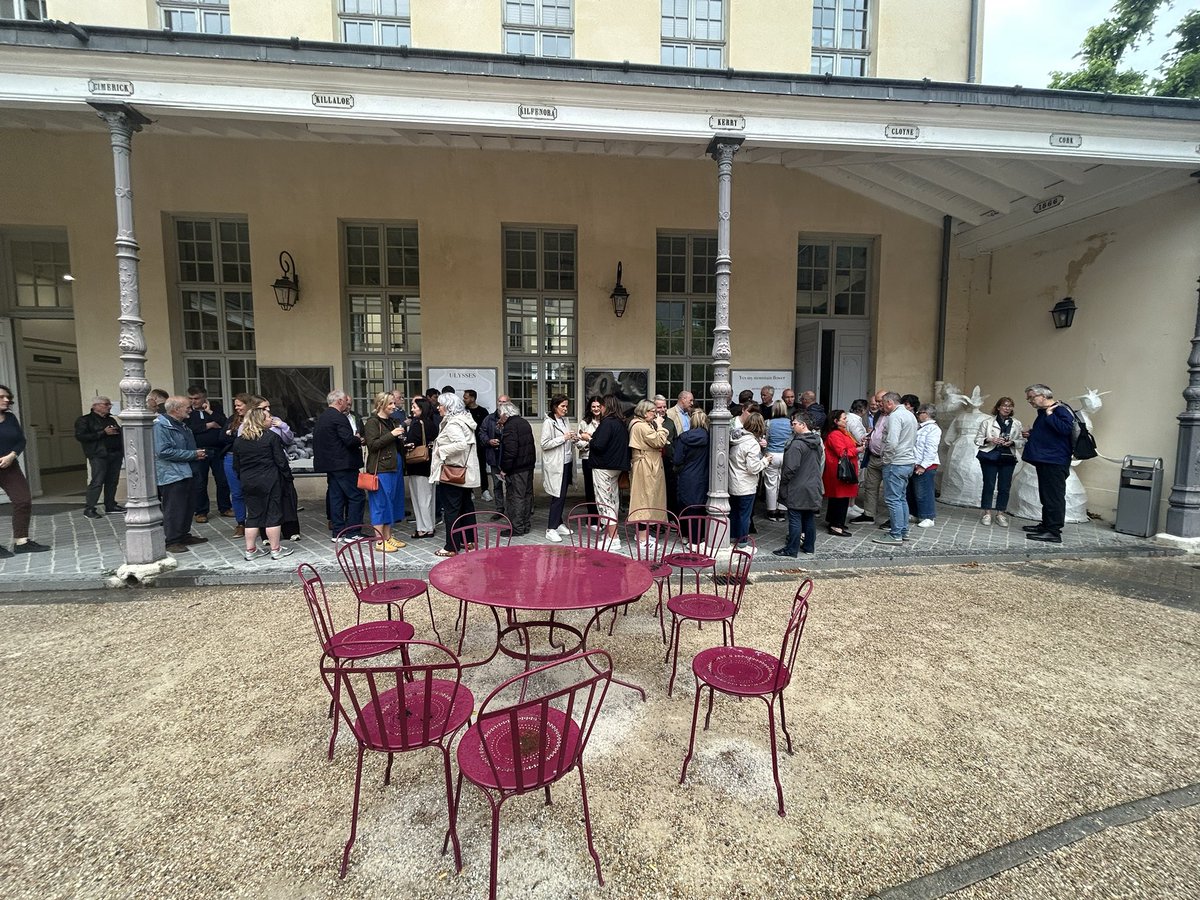 Chris McCracken (@chrismccracken_) on Twitter photo The Irish Centre in Paris captures the best traditions of our island. Scholarship, religion, death and drink.
Plus it rained 🌧️ <a href="/ArchitectureNI/">The Royal Society of Ulster Architects</a> The Irish Centre in Paris captures the best traditions of our island. Scholarship, religion, death and drink.
Plus it rained 🌧️ <a href="/ArchitectureNI/">The Royal Society of Ulster Architects</a>