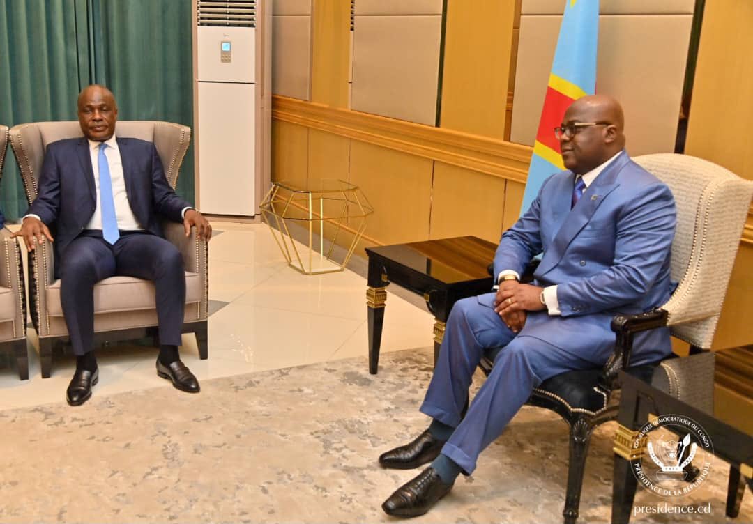 Tshihingo's tweet photo. #RDC #actu : En politique les relations se font et se défont. Les acteurs adversaires sur la scène politique mais pas des ennemis. La raison d’Etat prédomine toujours, voilà pourquoi les adversaires du hier, peuvent devenir alliés aujourd’hui. #RencontreNationale #fayulu #felix https://t.co/hCtShXneig