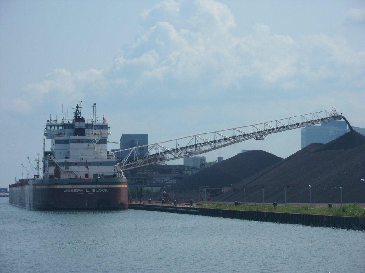 lcaships's tweet image. Shipments of iron ore from U.S. Great Lakes ports totaled 5 million tons in May, a decrease of 7.7 percent compared to 2024. Shipments were 3.1 percent below the month’s 5-year average.