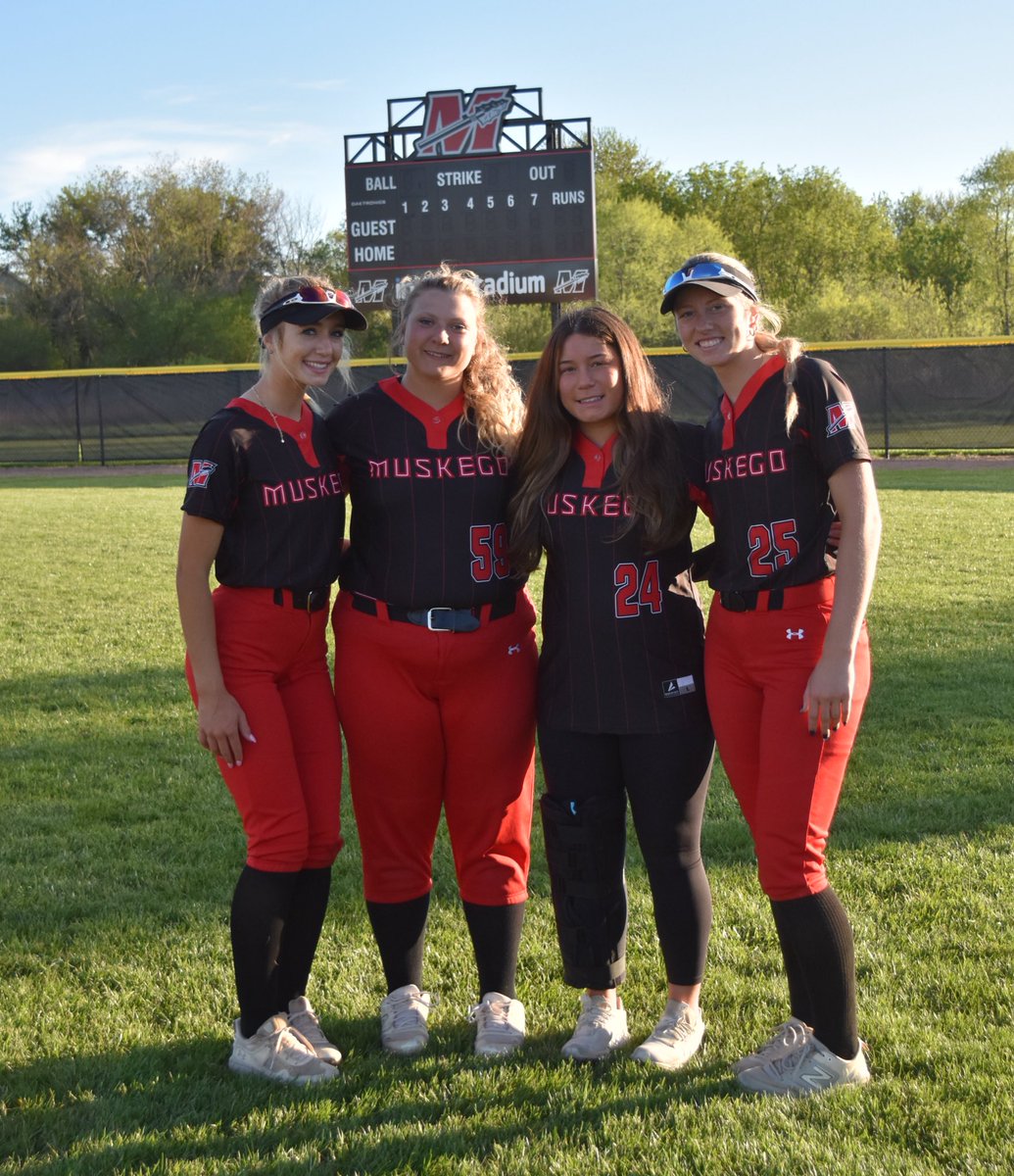 Our season came to an end on Tuesday in Kenosha with a Sectional Semi-Final loss to Kenosha Bradford. Not the end we wanted, but this group still has much to be proud of! 
🥈2nd place C8C 
🏆Regional Champs 
⭐️ 2nd 20+ win season in a row 
Until March 2026… Go Warriors!🥎❤️