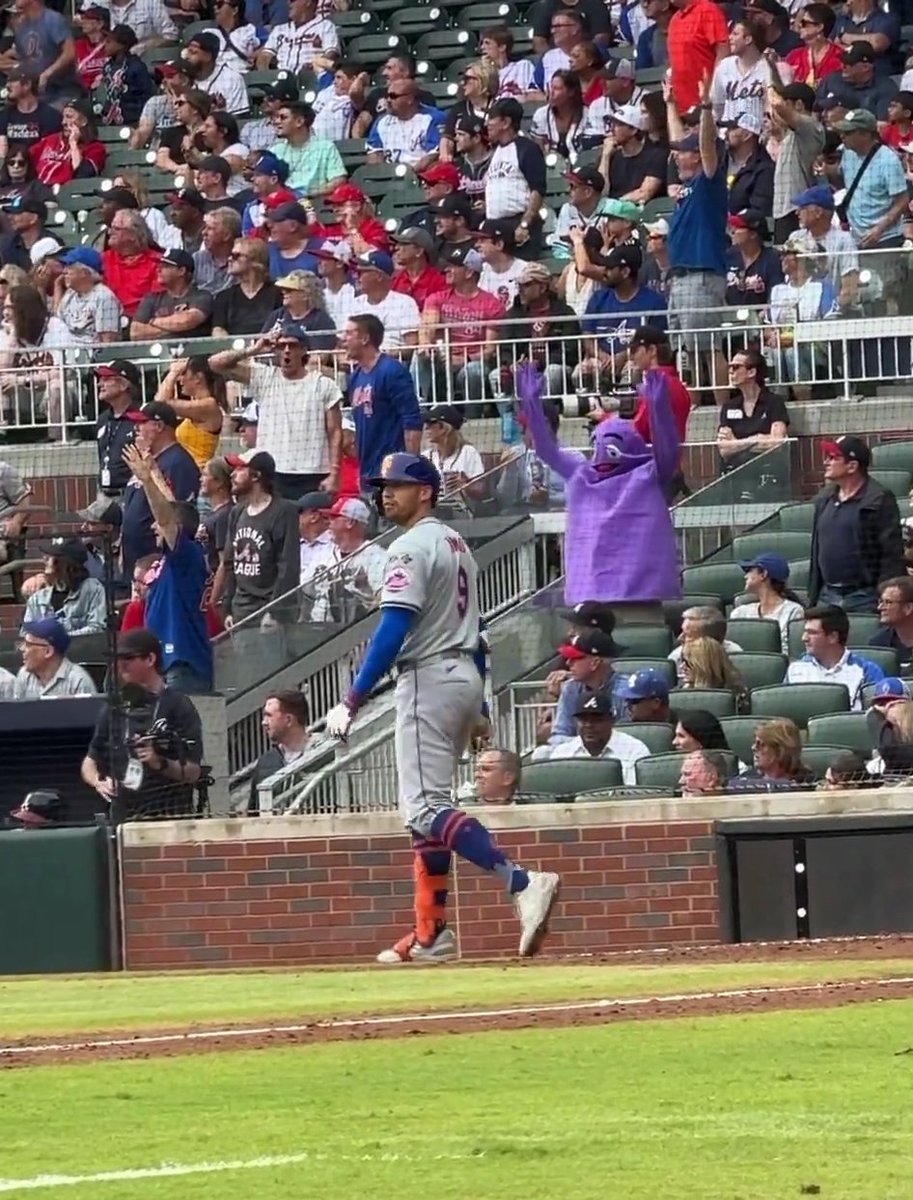 AntonioSlader's tweet image. Raisel Iglesias hasn't been the same since this moment.
Another reliever broken by the 2024 Mets and the power of friendship