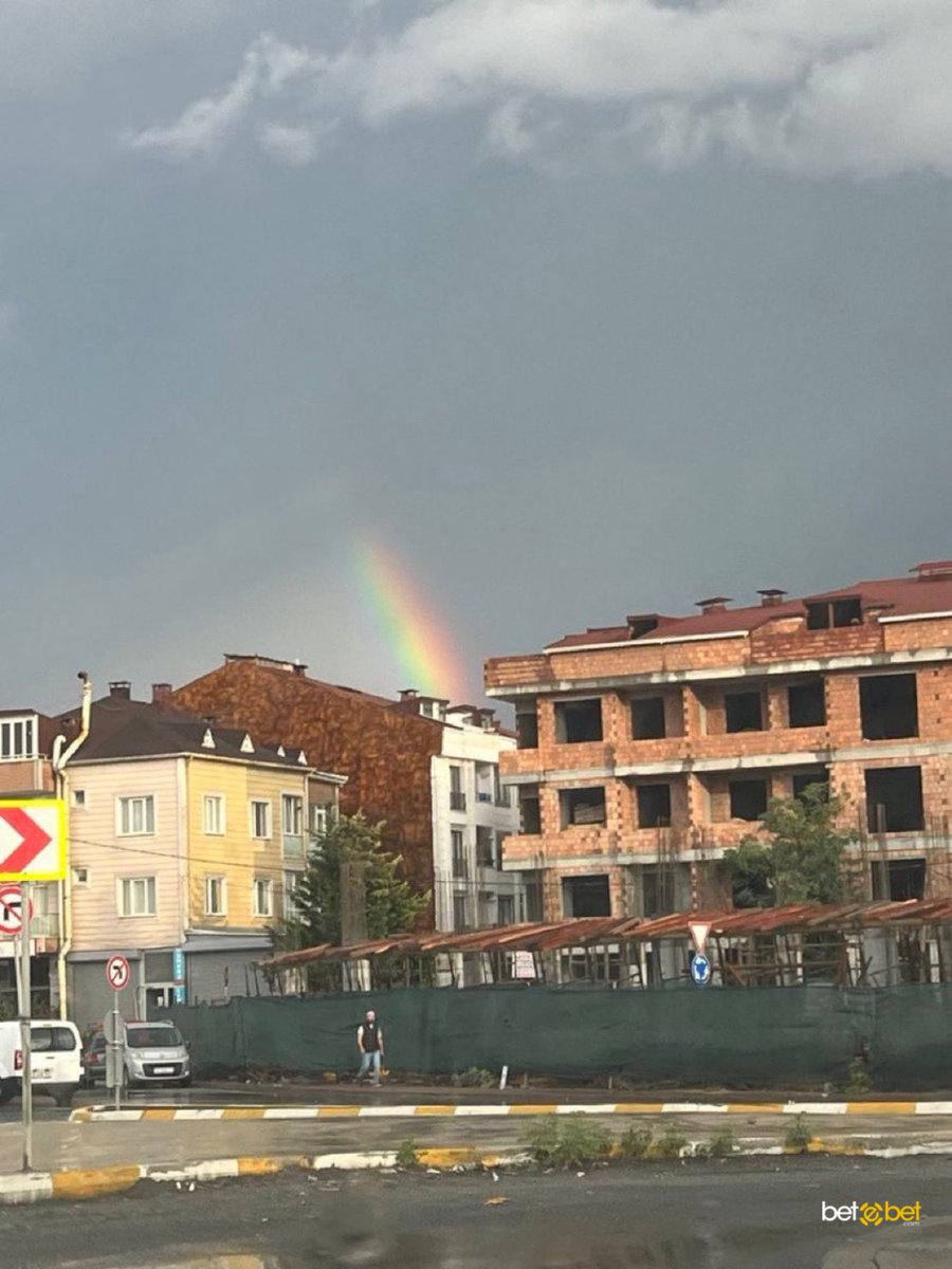 bu gökuşağı tesadüfen karşınıza cıktı ama favlayan herkes çok zengin ya da çok mutlu olacak