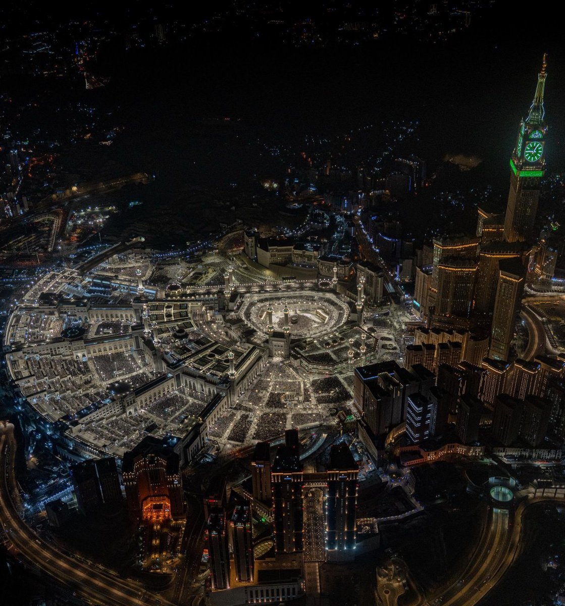 raway_alqasid's tweet photo. "الحمدُ  للهِ   كلُّ   الحمد  يبلُغُه
أشهدْتَنا العيدَ فِي خَيرٍ وفِي نِعَمِ" https://t.co/FWXukIFJmU